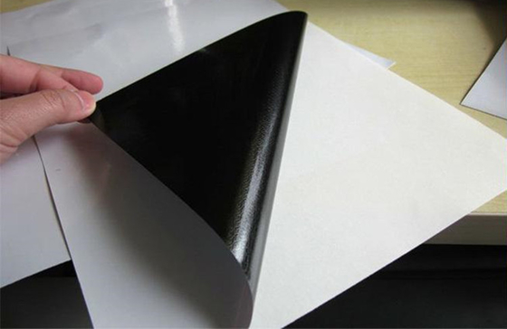 Keo đen Bóng không thấm nước Có thể in Cuộn Vinyl Monomeric có thể tháo rời